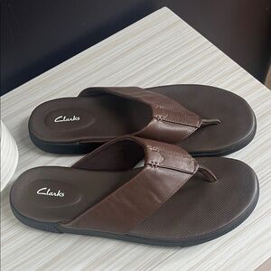 Clarks Men's Dark Brown Flip-Flops!! EUC 🤎